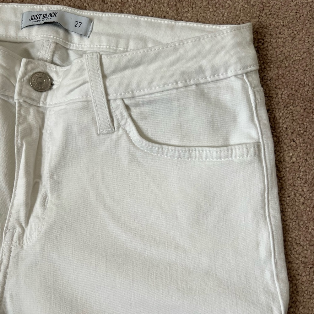 White skinny jeans